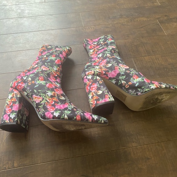 Steve Madden Lombard Floral Sock boots - Picture 6 of 15